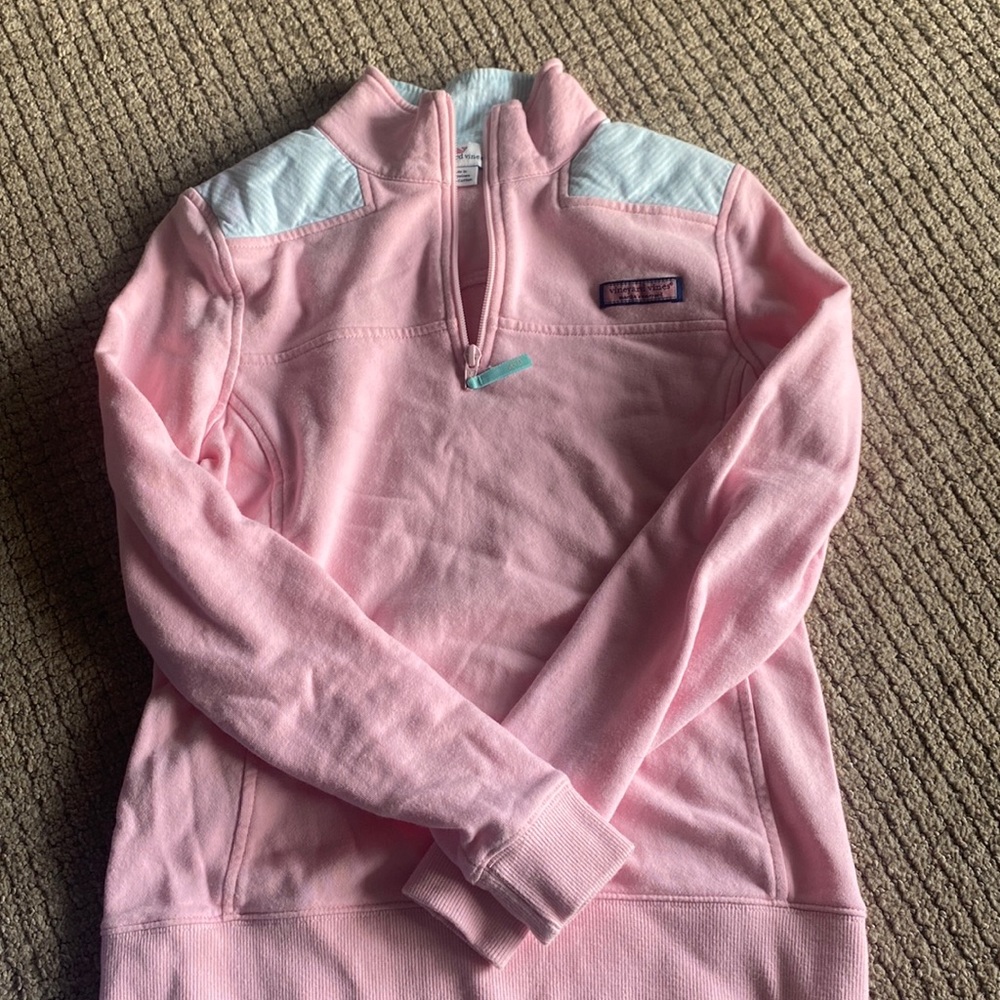 Vineyard vines pull over
